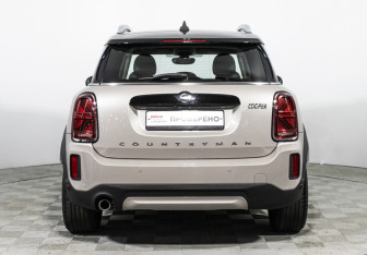Подержанный автомобиль MINI Countryman 2022 года (6 фото)