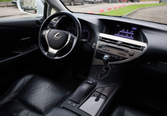 Подержанный автомобиль Lexus RX 2012 года (6 фото)