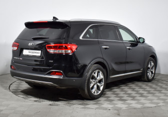 Подержанный автомобиль Kia Sorento 2016 года (5 фото)