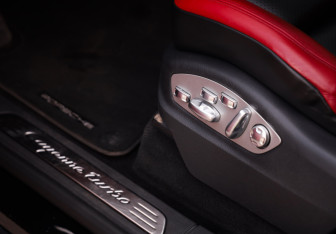 Подержанный автомобиль Porsche Cayenne 2014 года (26 фото)