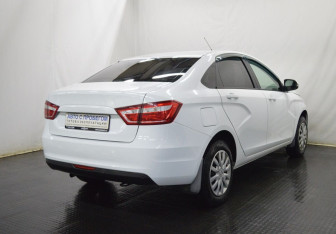 Подержанный автомобиль LADA (ВАЗ) Vesta Sedan 2021 года (5 фото)