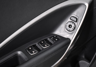 Подержанный автомобиль Hyundai Santa Fe 2015 года (10 фото)
