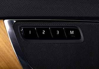 Подержанный автомобиль Volvo XC90 2021 года (18 фото)