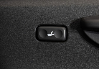 Подержанный автомобиль Toyota Land Cruiser Prado 2013 года (21 фото)