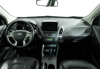 Подержанный автомобиль Hyundai ix35 2014 года (13 фото)