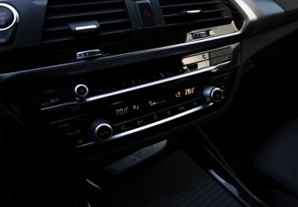 Подержанный автомобиль BMW X3 2019 года (19 фото)