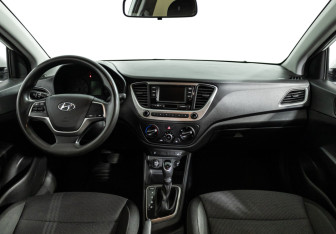 Подержанный автомобиль Hyundai Solaris Sedan 2018 года (13 фото)
