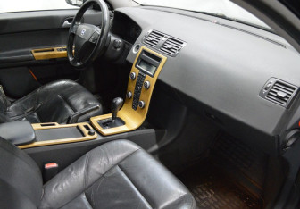 Подержанный автомобиль Volvo S40 2007 года (12 фото)