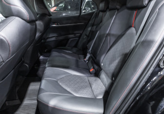 Подержанный автомобиль Toyota Camry Sedan 2021 года (13 фото)