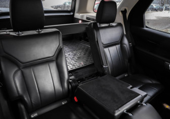 Подержанный автомобиль Land Rover Discovery 2017 года (30 фото)