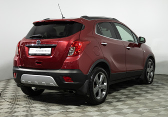 Подержанный автомобиль Opel Mokka 2013 года (5 фото)