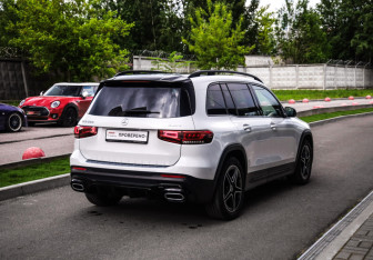 Подержанный автомобиль Mercedes-Benz GLB 2020 года (6 фото)