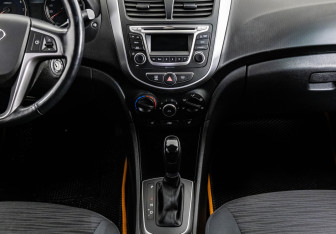 Подержанный автомобиль Hyundai Solaris Sedan 2014 года (14 фото)