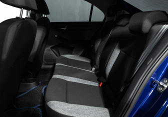 Подержанный автомобиль Skoda Rapid Liftback 2021 года (10 фото)