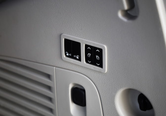 Подержанный автомобиль Cadillac Escalade Suv 2016 года (40 фото)