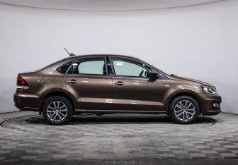 Подержанный автомобиль Volkswagen Polo Sedan 2020 года (4 фото)