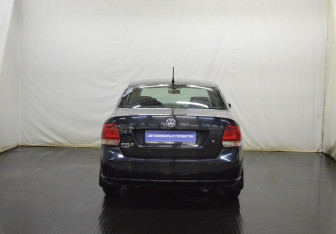 Подержанный автомобиль Volkswagen Polo Sedan 2013 года (6 фото)