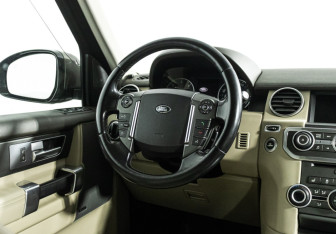 Подержанный автомобиль Land Rover Discovery 2015 года (21 фото)