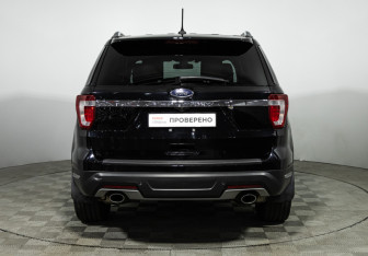 Подержанный автомобиль Ford Explorer 2019 года (6 фото)