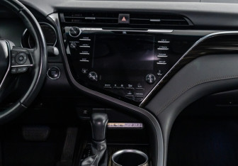 Подержанный автомобиль Toyota Camry Sedan 2019 года (14 фото)
