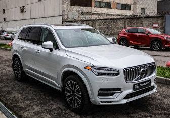Подержанный автомобиль Volvo XC90 2022 года (4 фото)