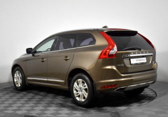 Подержанный автомобиль Volvo XC60 2017 года (7 фото)