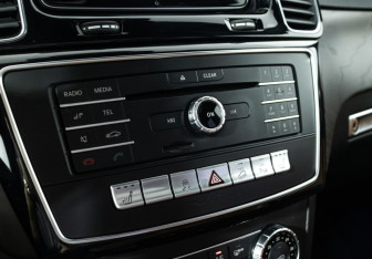 Подержанный автомобиль Mercedes-Benz GLE 2016 года (21 фото)