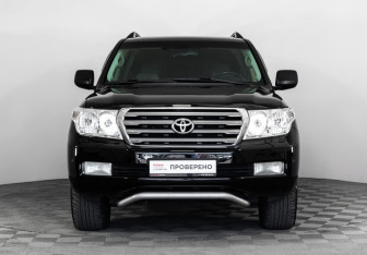 Подержанный автомобиль Toyota Land Cruiser Suv 2010 года (2 фото)