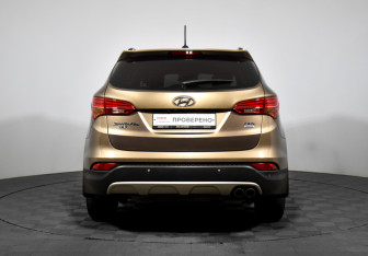 Подержанный автомобиль Hyundai Santa Fe 2013 года (6 фото)