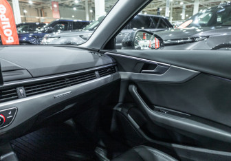 Подержанный автомобиль Audi A4 allroad 2020 года (18 фото)