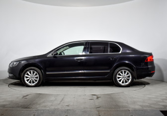 Подержанный автомобиль Skoda Superb Liftback 2015 года (8 фото)