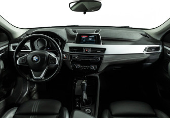 Подержанный автомобиль BMW X2 2018 года (13 фото)