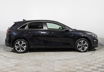 Подержанный автомобиль Kia Ceed Hatchback 2018 года (4 фото)
