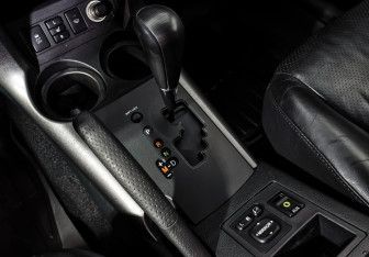 Подержанный автомобиль Toyota RAV4 2010 года (12 фото)