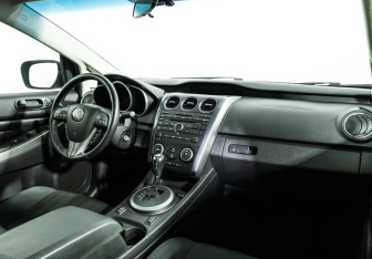 Подержанный автомобиль Mazda CX-7 2009 года (9 фото)