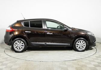 Подержанный автомобиль Renault Megane Hatchback 2014 года (4 фото)