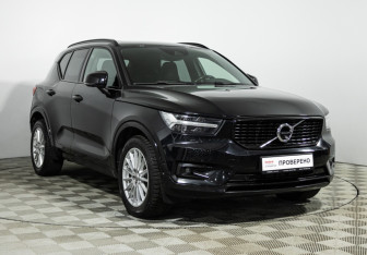 Подержанный автомобиль Volvo XC40 2018 года (3 фото)