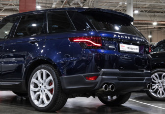Подержанный автомобиль Land Rover Range Rover Sport 2016 года (12 фото)