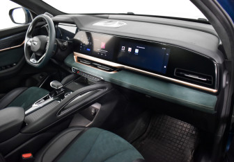 Подержанный автомобиль Geely Monjaro 2023 года (12 фото)