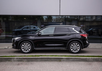 Подержанный автомобиль Infiniti QX50 2018 года (9 фото)