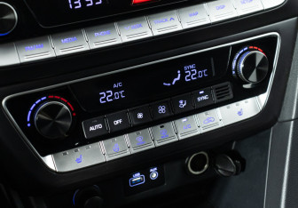 Подержанный автомобиль Hyundai Sonata 2019 года (17 фото)