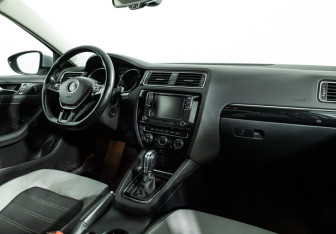 Подержанный автомобиль Volkswagen Jetta Sedan 2014 года (9 фото)