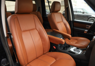 Подержанный автомобиль Land Rover Discovery 2016 года (30 фото)