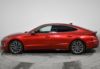 Подержанный автомобиль Hyundai Sonata 2020 года (8 фото)