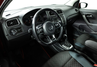 Подержанный автомобиль Volkswagen Polo Sedan 2019 года (11 фото)