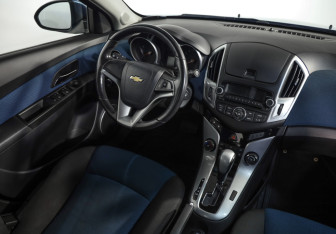 Подержанный автомобиль Chevrolet Cruze Sedan 2013 года (8 фото)