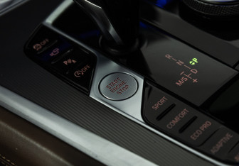 Подержанный автомобиль BMW X6 2021 года (23 фото)