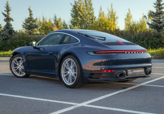 Подержанный автомобиль Porsche 911 Coupe 2021 года (17 фото)