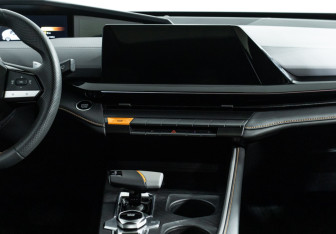 Подержанный автомобиль Changan UNI-V 2023 года (14 фото)