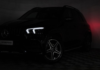 Подержанный автомобиль Mercedes-Benz GLE 2022 года (27 фото)